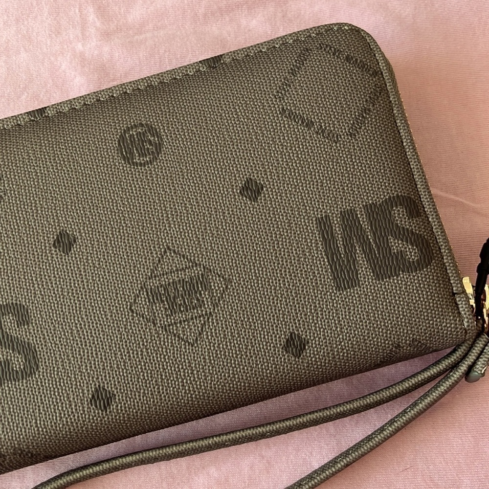Brand New Steve Madden Olive Green Large Emmy Zip Around Wristlet Wallet - Picture 6 of 14